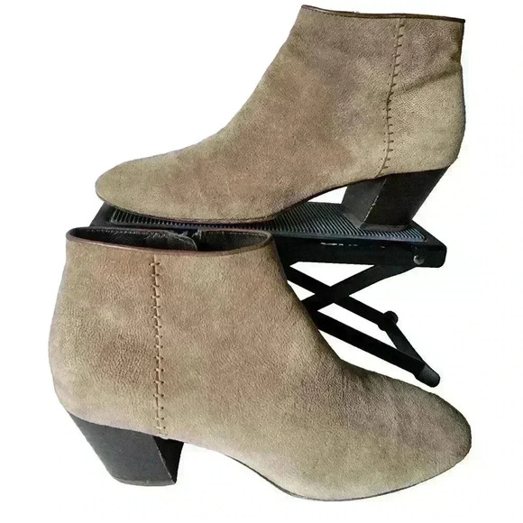 Aquatalia Felicia Ankle Boot Taupe Whip Stitching Made in Italy 8.5 $450 Retail - Picture 1 of 12